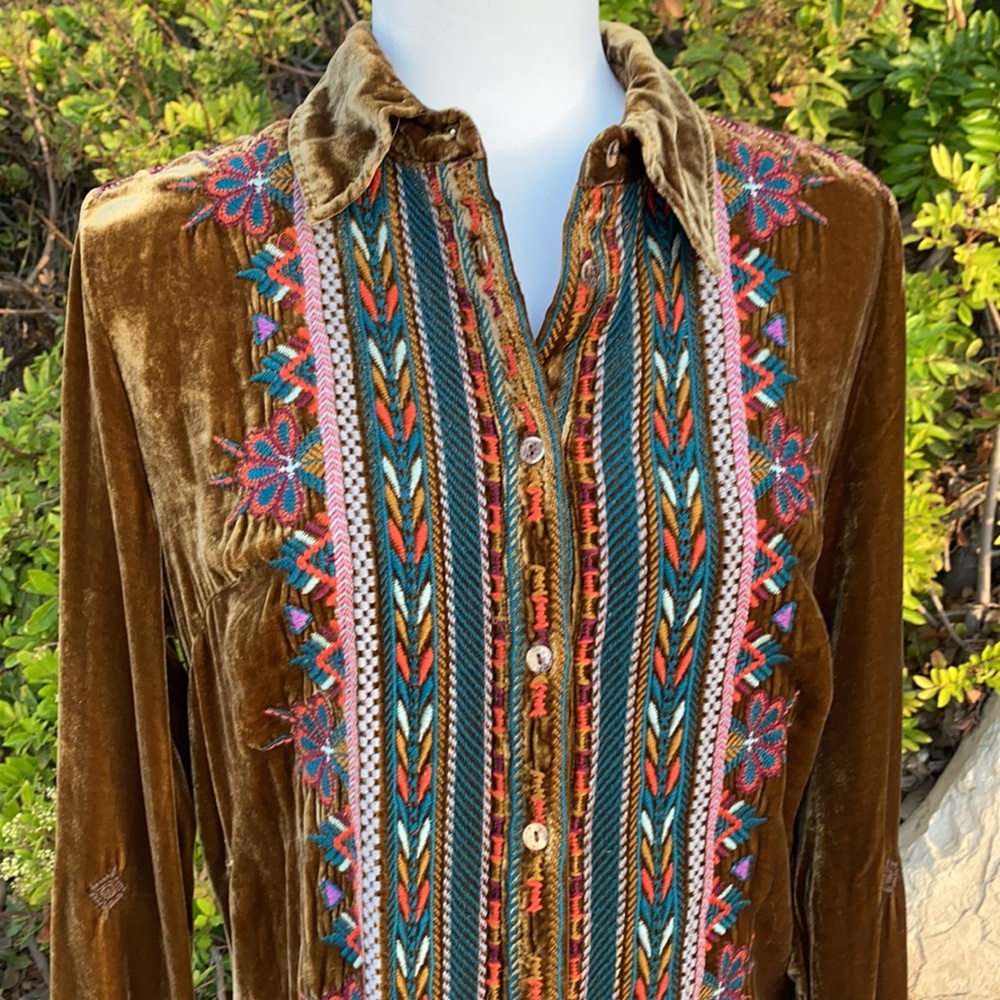 JW button down - Picture 3 of 6